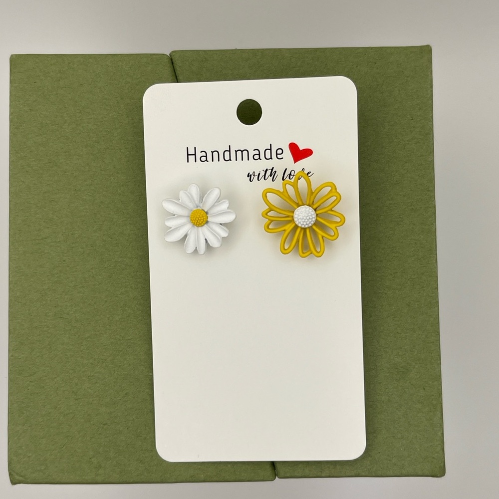 Handmade Daisy Earrings - White and Yellow